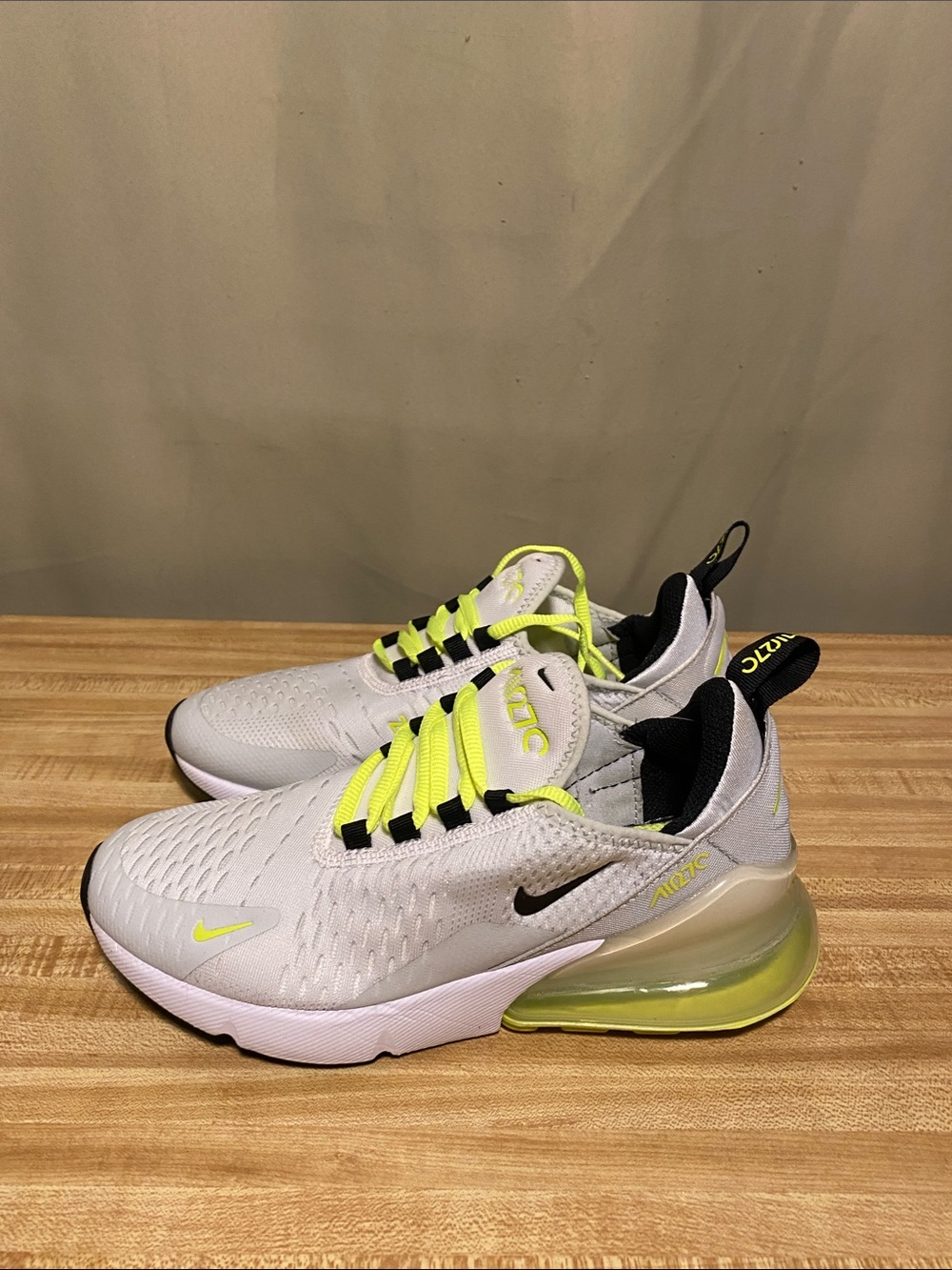 Nike Air Max 270 GS 'White/ Volt/ Pure Platinum size  4.5
.